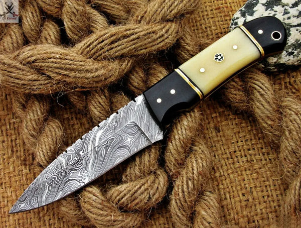 CUSTOM HANDMADE DAMASCUS HUNTING KNIFE Handle Material , horn , bone ZB Knives Store