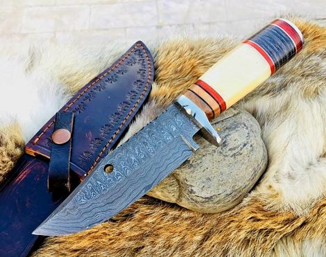 10.5" inches HAND FORGED Damascus Steel Hunting knife + Leather Sheath