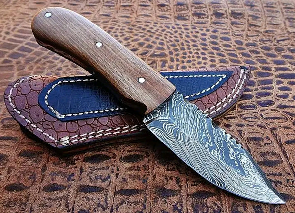 7.5" HAND FORGED Full Tang Damascus Steel Skinning knife + Leather Sheath