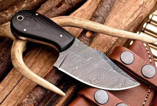 5.5" HAND FORGED Full Tang Damascus Steel Skinning knife + Leather Sheath